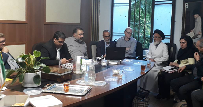 جلسه بنیاد قرآن با حضور آقای دکتر دلشاد عضو مجمع خیرین کشور